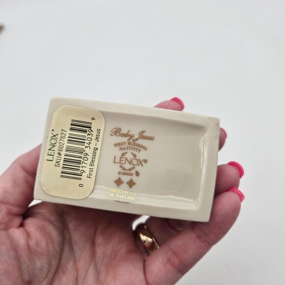 Lenox China First Blessing Nativity Baby Jesus - Picture 6 of 8